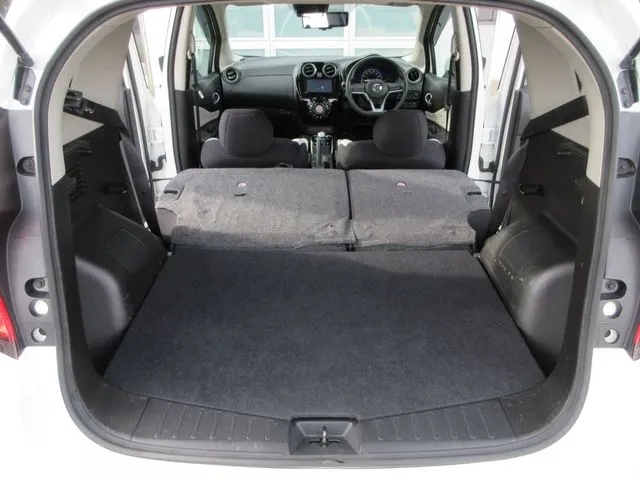 ノート　４ＷＤ（ニッサン）の車両写真