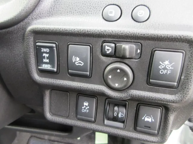 ノート　４ＷＤ（ニッサン）の車両写真