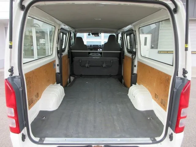 ハイエースバン　４ＷＤ（トヨタ）の車両写真