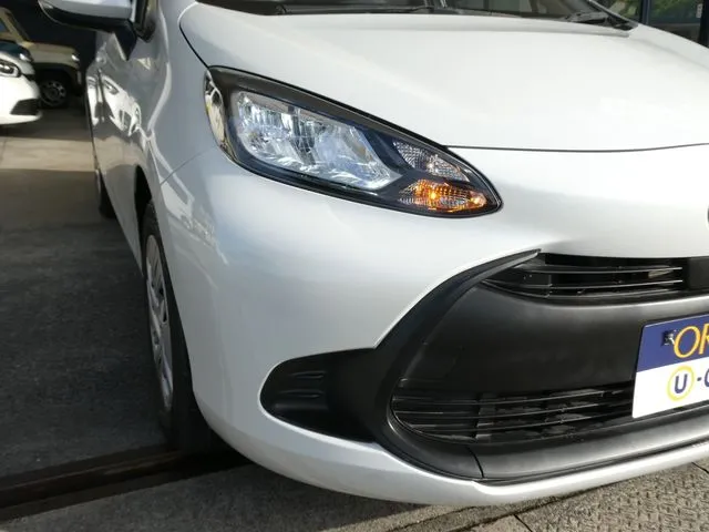 アクア（トヨタ）の車両写真