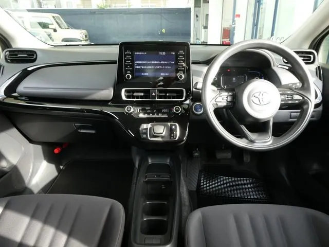 アクア（トヨタ）の車両写真