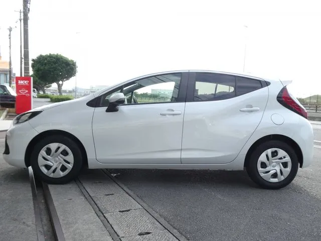 アクア（トヨタ）の車両写真