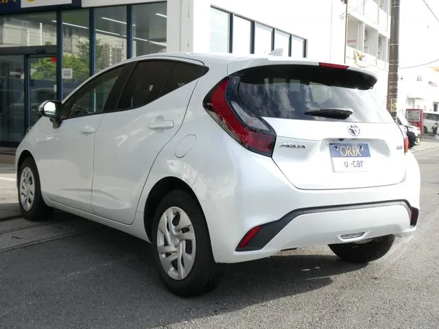 アクア（トヨタ）の車両写真