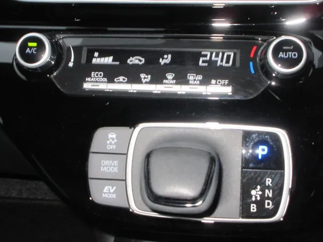 アクア（トヨタ）の車両写真