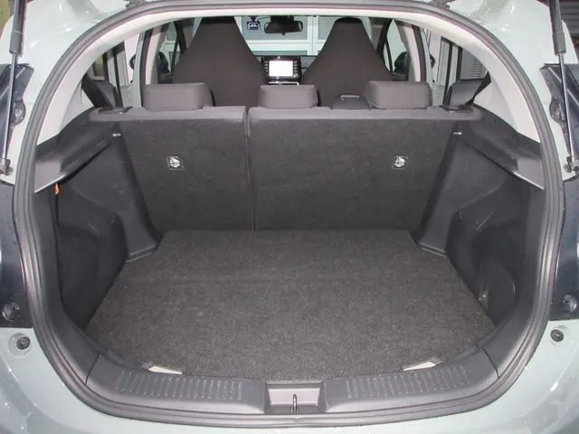 アクア（トヨタ）の車両写真