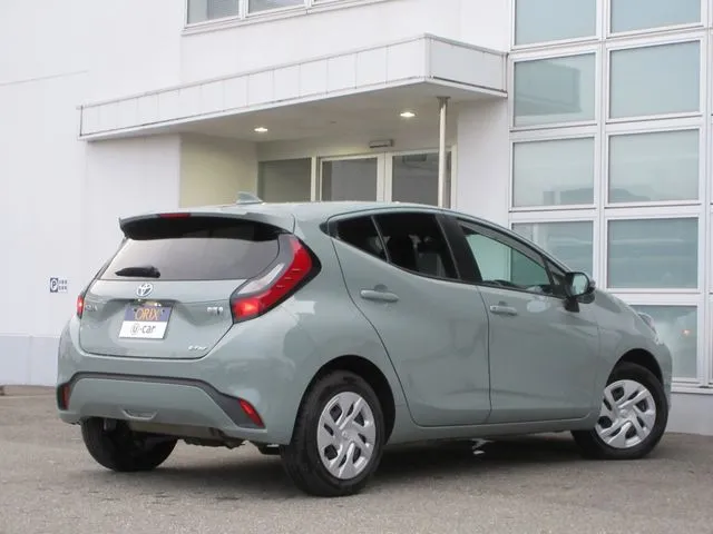 アクア（トヨタ）の車両写真