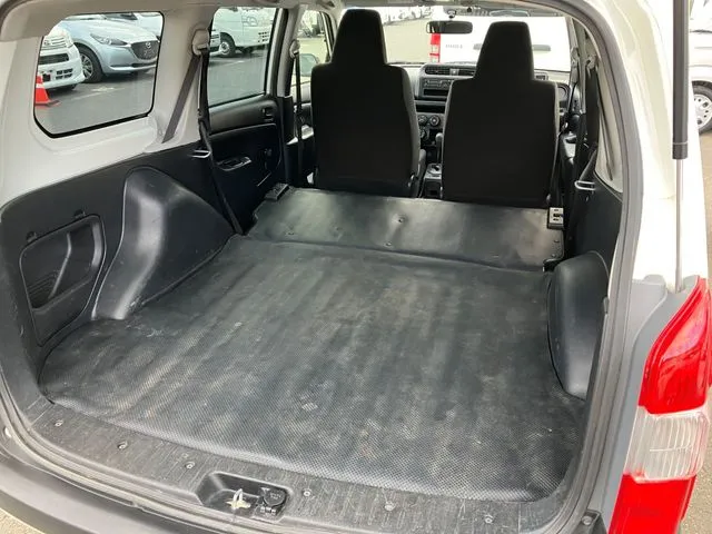 サクシードバン 4WD(トヨタ)の車両写真