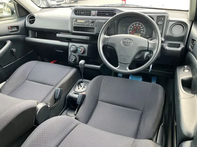 サクシードバン 4WD(トヨタ)の車両写真
