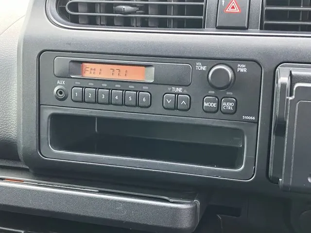 サクシードバン 4WD(トヨタ)の車両写真