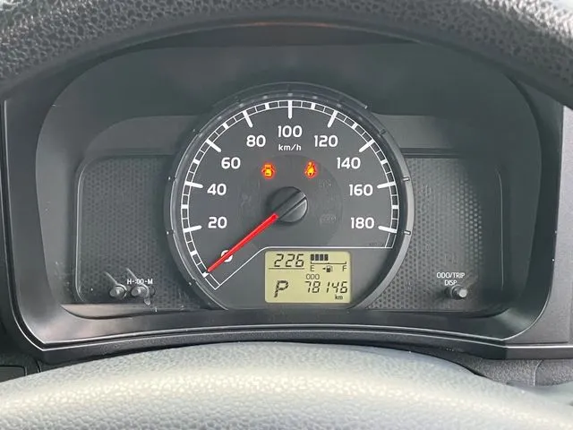 サクシードバン 4WD(トヨタ)の車両写真