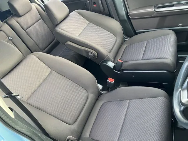 フリード(ホンダ)の車両写真