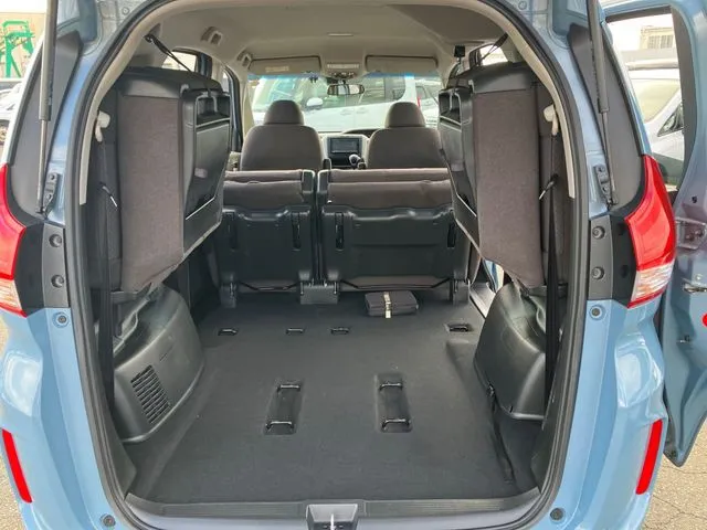 フリード(ホンダ)の車両写真