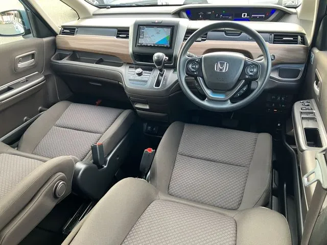 フリード(ホンダ)の車両写真