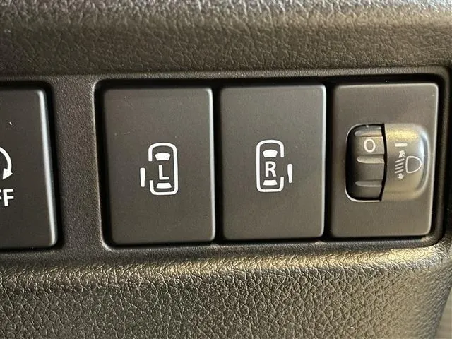 スペーシア（スズキ）の車両写真