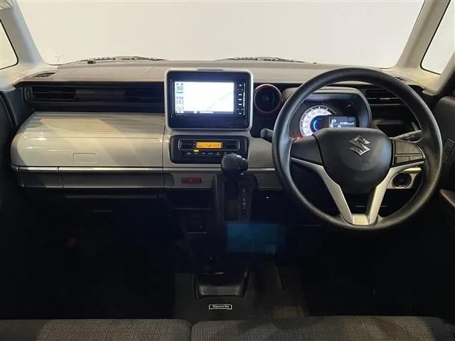 スペーシア（スズキ）の車両写真