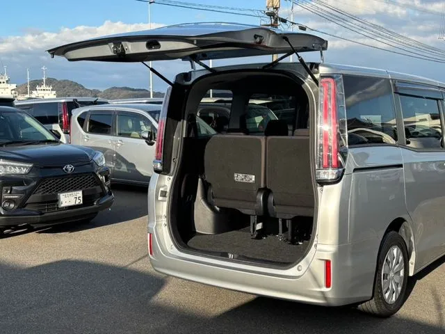 ノア（トヨタ）の車両写真