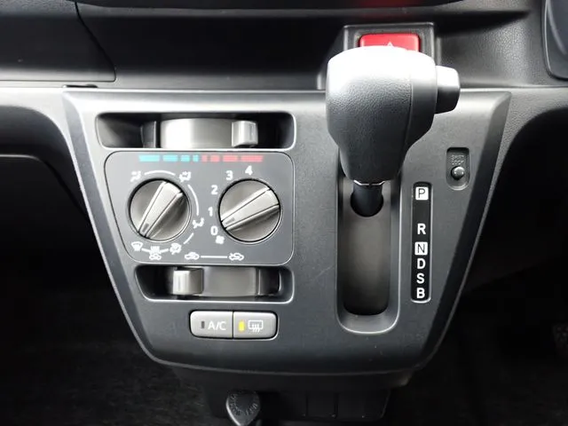 ダイハツ ミラ イース