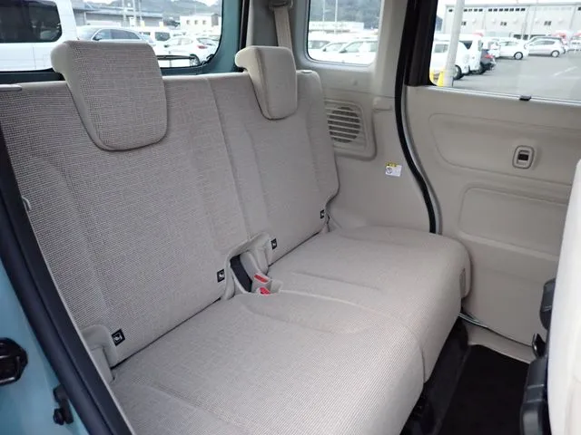 スペーシア（スズキ）の車両写真