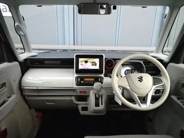 スペーシア（スズキ）の車両写真
