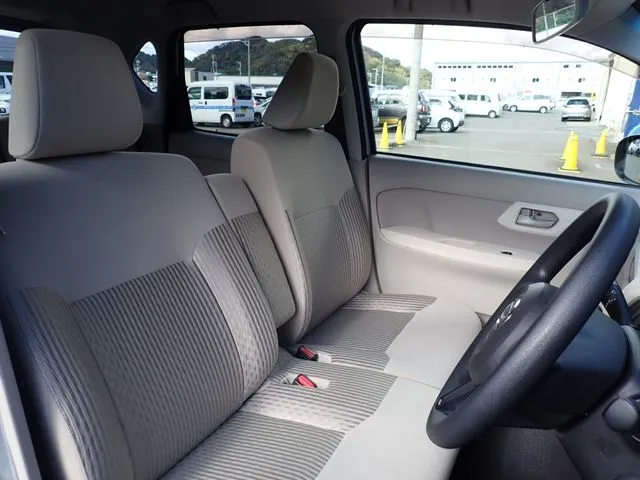 ムーヴ（ダイハツ）の車両写真