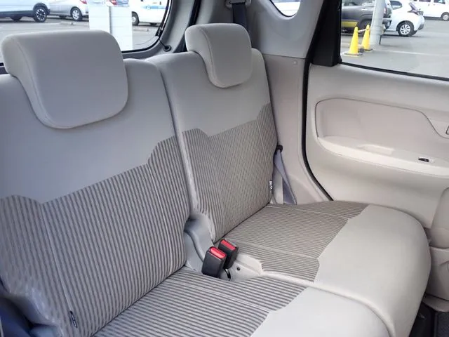 ムーヴ（ダイハツ）の車両写真