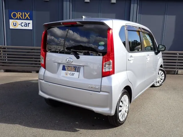 ムーヴ（ダイハツ）の車両写真