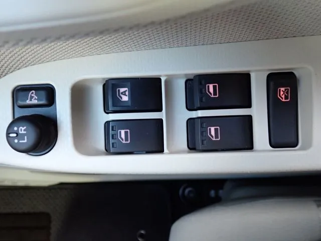 ムーヴ（ダイハツ）の車両写真