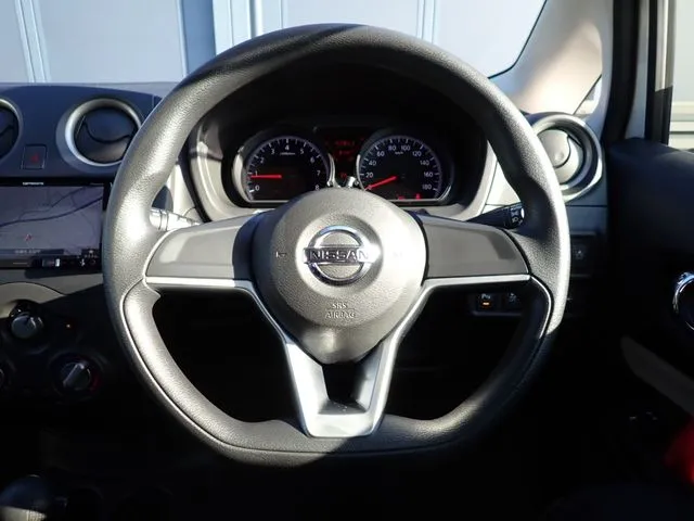 ニッサン　ノート