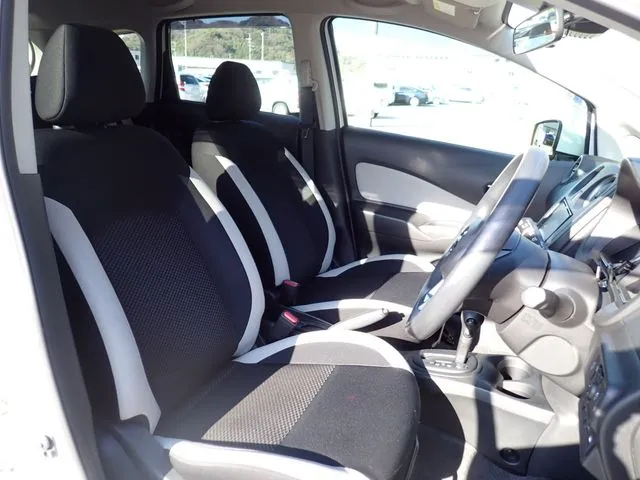 ニッサン　ノート