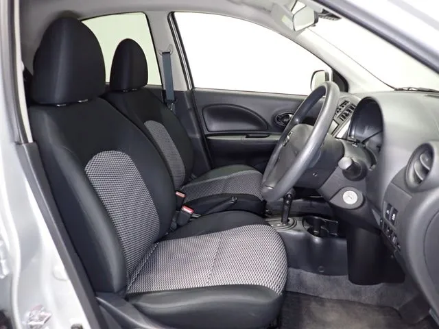 ニッサン マーチ