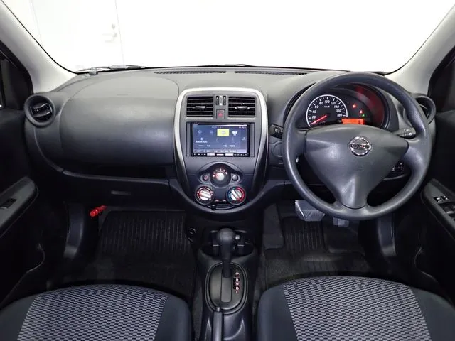 ニッサン マーチ