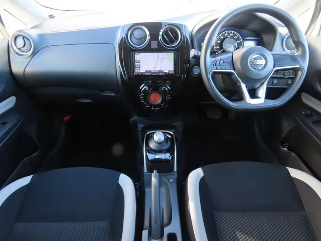 ニッサン　ノート