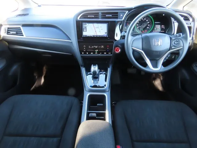 ホンダ　シャトル　ハイブリッド