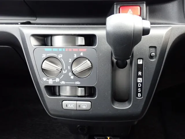 ダイハツ ミラ イース