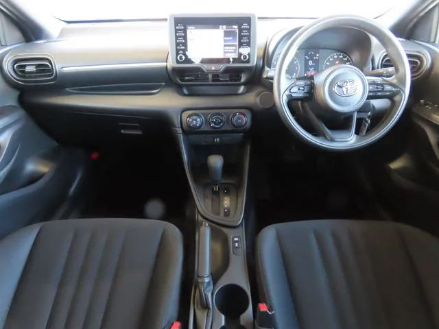 トヨタ　ヤリス