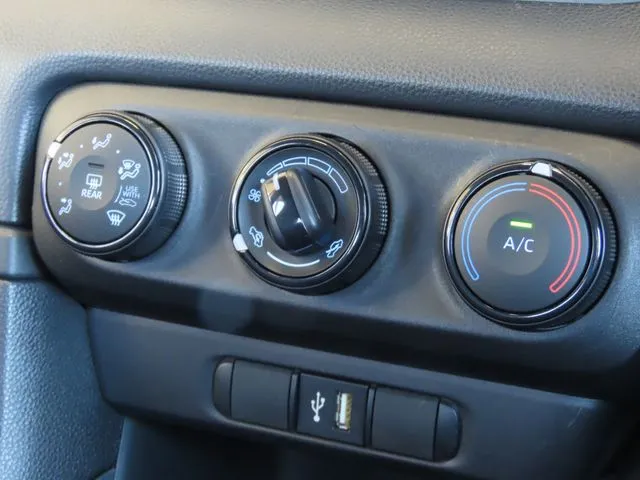 トヨタ　ヤリス