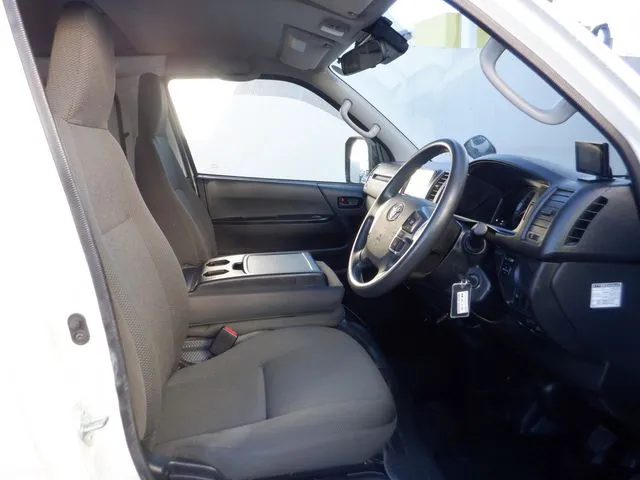 ハイエースバン　１．２５ｔ　２ＷＤ（トヨタ）の車両写真