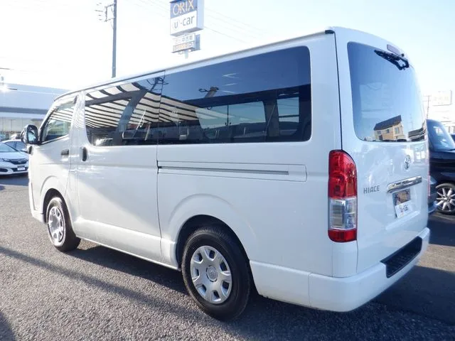 ハイエースバン　１．２５ｔ　２ＷＤ（トヨタ）の車両写真