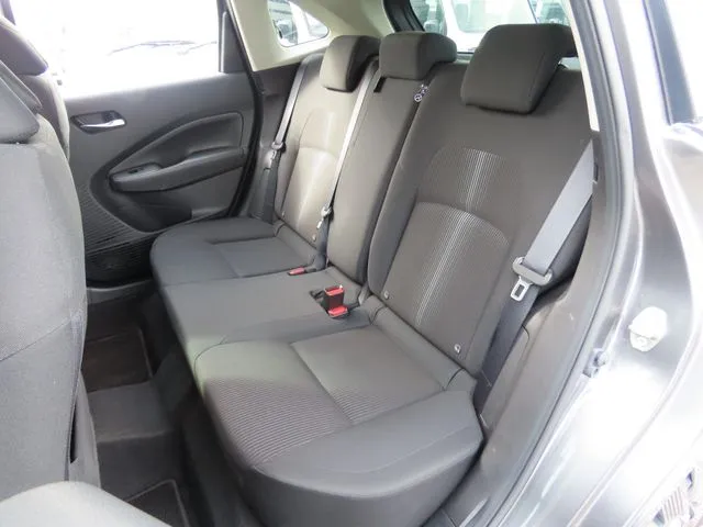 ニッサン　ノート　４ＷＤ