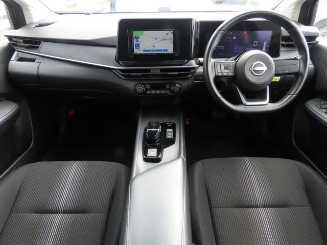 ニッサン　ノート　４ＷＤ