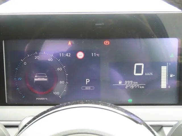 ニッサン　ノート　４ＷＤ