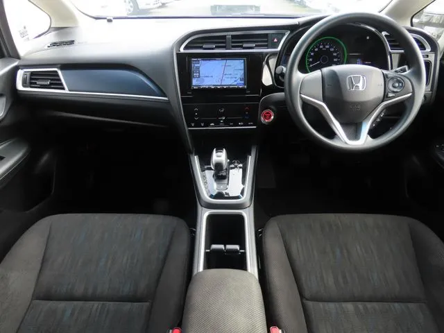 ホンダ　シャトル　ハイブリッド
