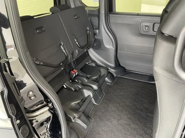 Ｎ　ＢＯＸ　カスタム（ホンダ）の車両写真