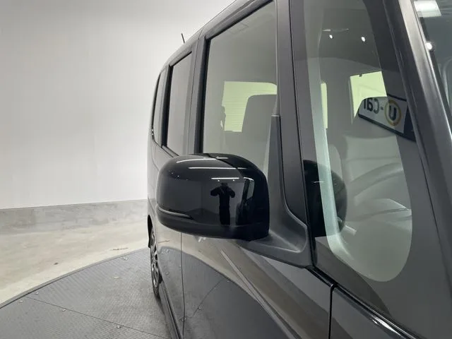 Ｎ　ＢＯＸ　カスタム（ホンダ）の車両写真