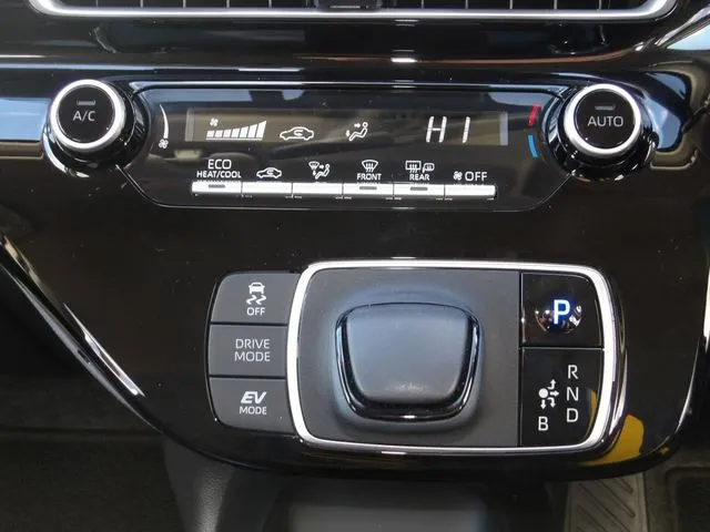 トヨタ　アクア