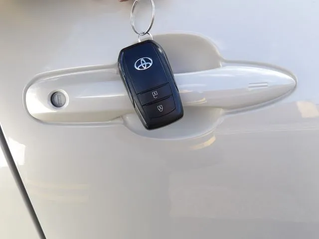 トヨタ　アクア