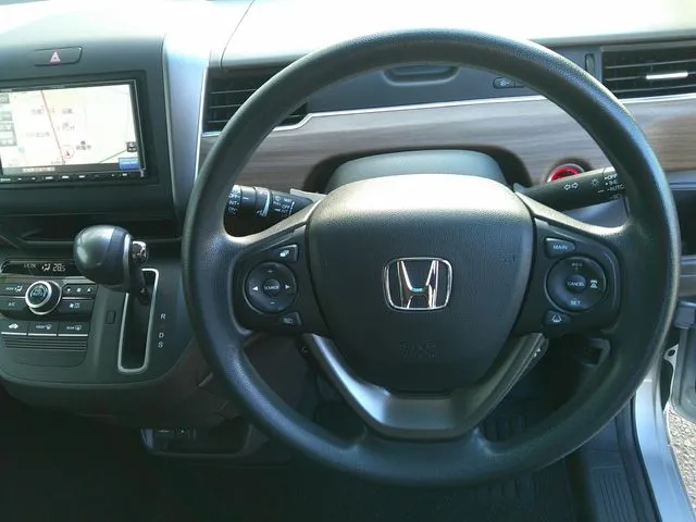 フリード（ホンダ）の車両写真