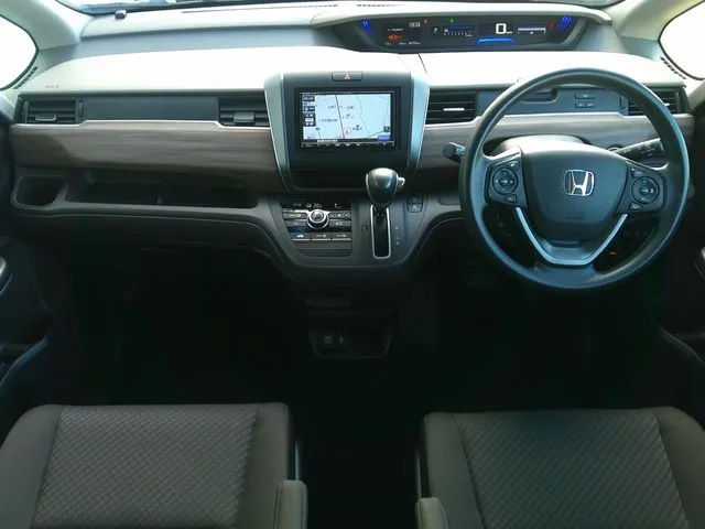 フリード（ホンダ）の車両写真