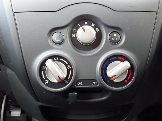 ニッサン　ノート