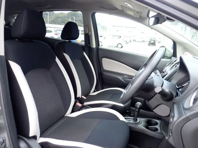 ニッサン　ノート